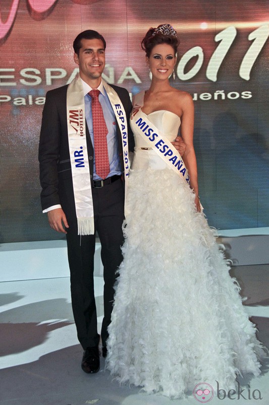 Tiếp đó, cô gái sinh ở Barcelona tiếp tục đi thi hoa hậu hoàn vũ Tây Ban Nha 2011 và cũng đoạt vương miện.
